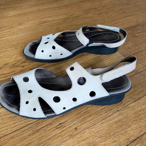 Mephisto Cream Sandals Size 8 - Picture 3 of 3